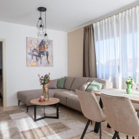 Apartment Kona - Free Parking & Self Check-In Ivanja Reka Eksteriør bilde