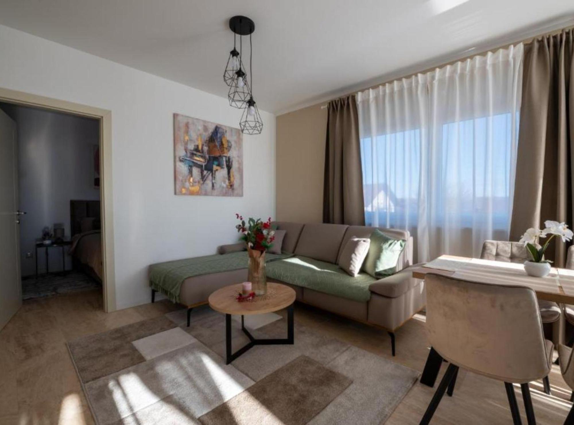 Apartment Kona - Free Parking & Self Check-In Ivanja Reka Eksteriør bilde
