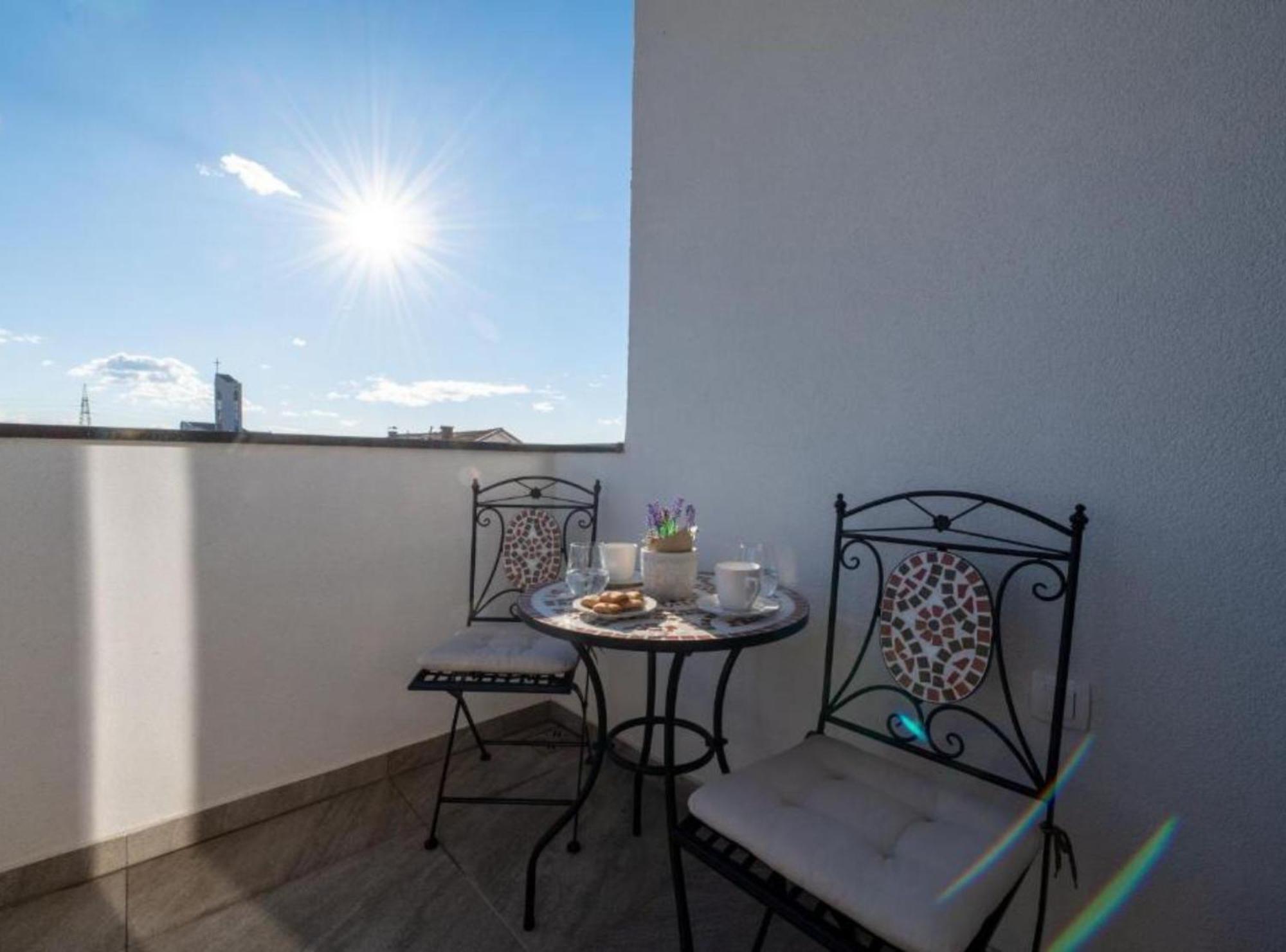 Apartment Kona - Free Parking & Self Check-In Ivanja Reka Eksteriør bilde