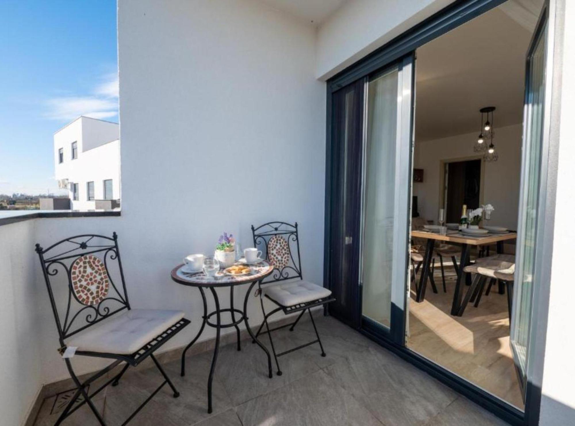 Apartment Kona - Free Parking & Self Check-In Ivanja Reka Eksteriør bilde